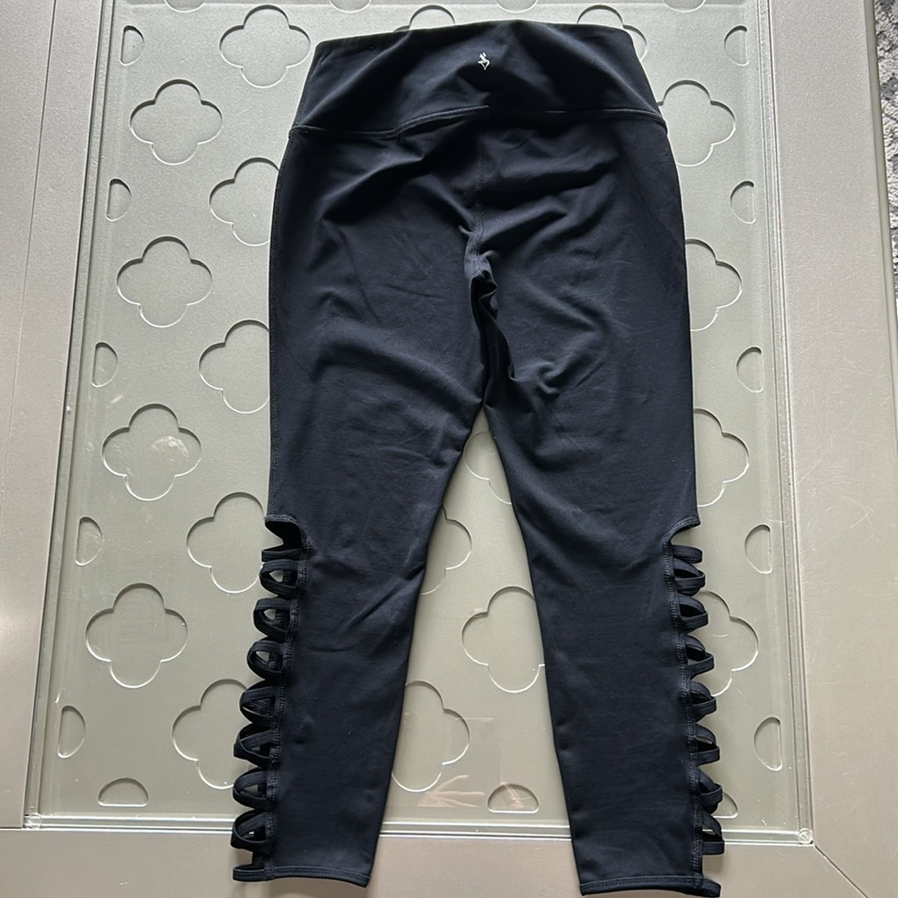 TORRID Active Black Lattice Detail Leggings Pants size 00 Medium/ Large - Picture 8 of 15